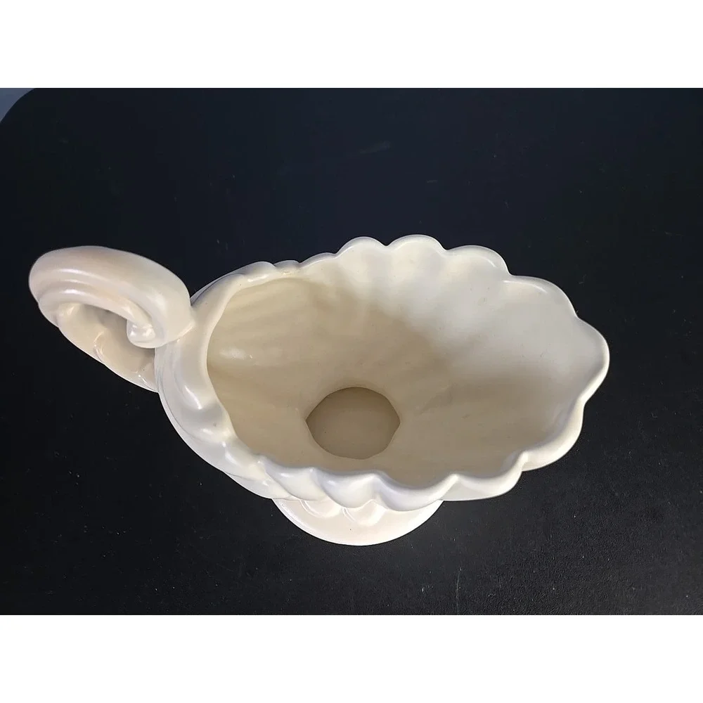 Vintage Royal Haeger Ivory White Ceramic Cornucopia Footed Planter Vase 8 x 6 in